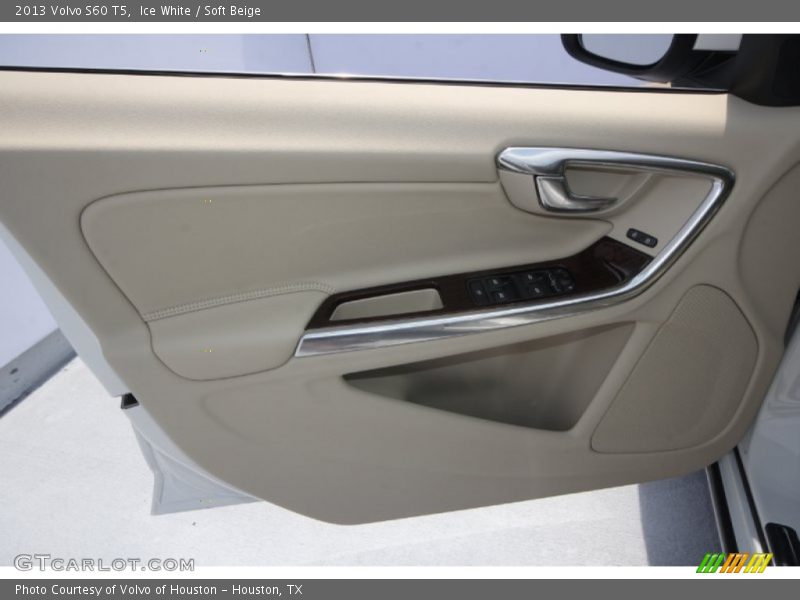 Ice White / Soft Beige 2013 Volvo S60 T5