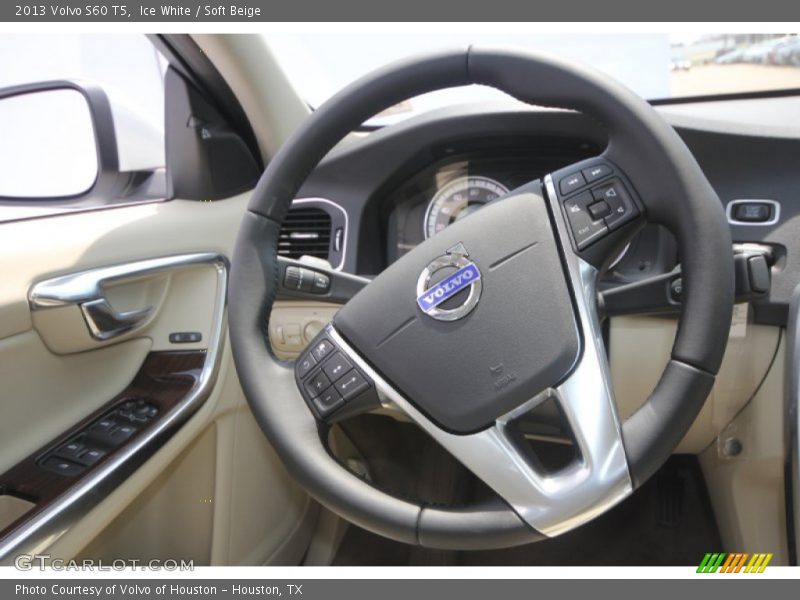 Ice White / Soft Beige 2013 Volvo S60 T5