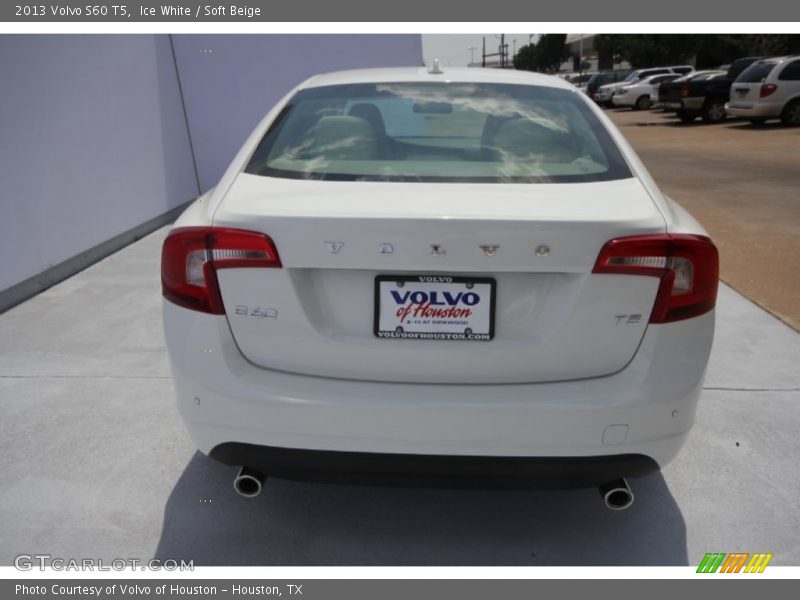 Ice White / Soft Beige 2013 Volvo S60 T5