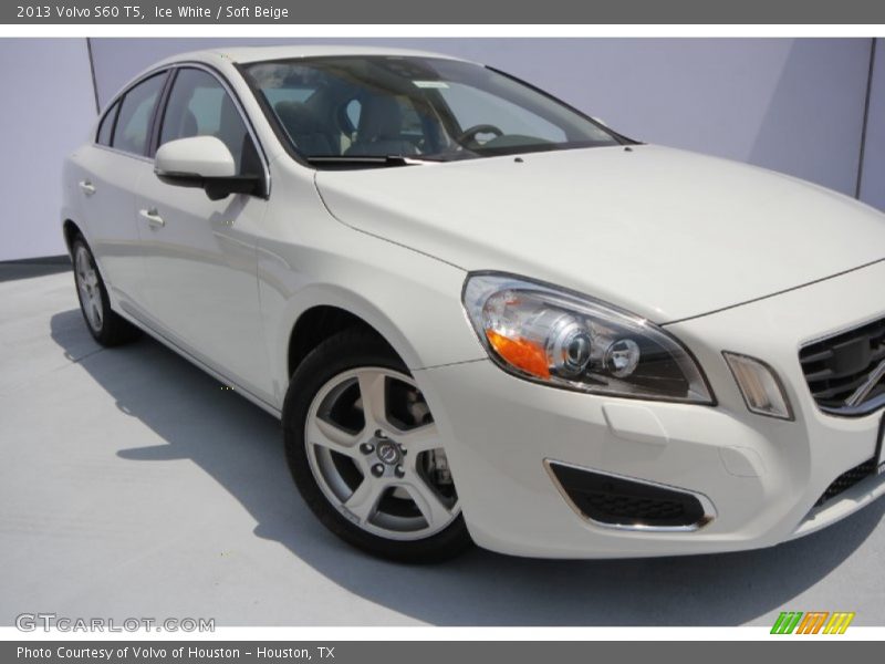 Ice White / Soft Beige 2013 Volvo S60 T5