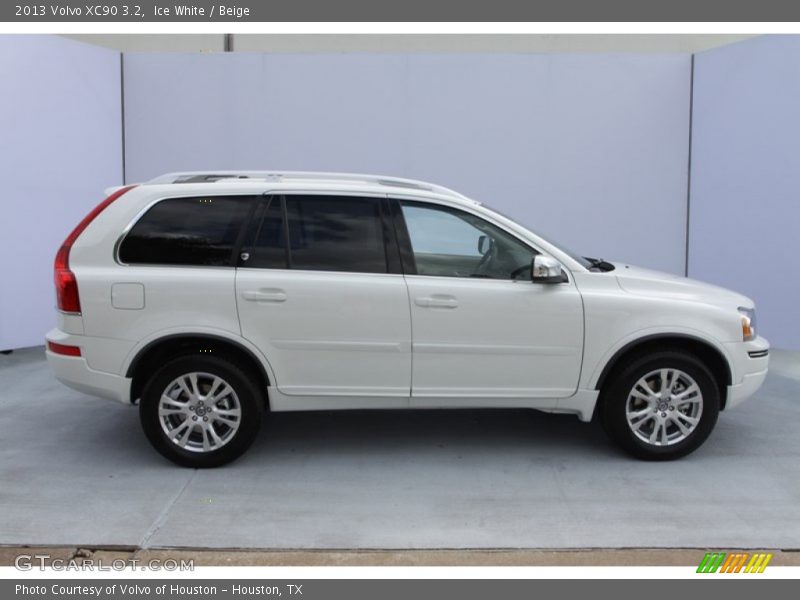 Ice White / Beige 2013 Volvo XC90 3.2