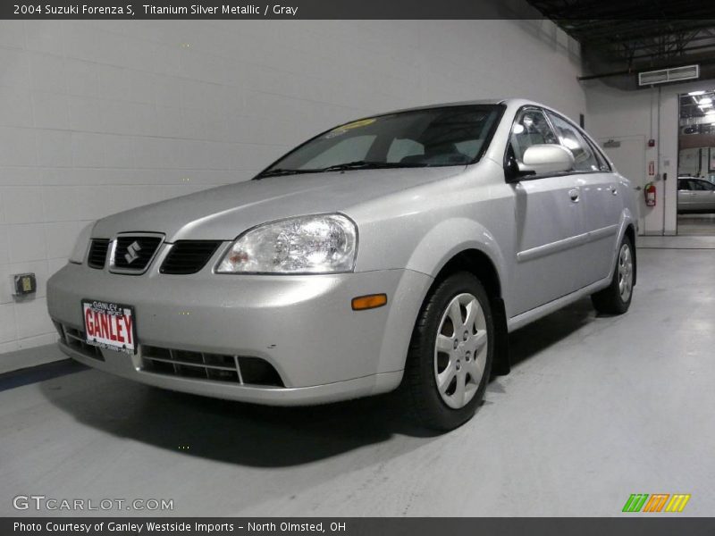 Titanium Silver Metallic / Gray 2004 Suzuki Forenza S