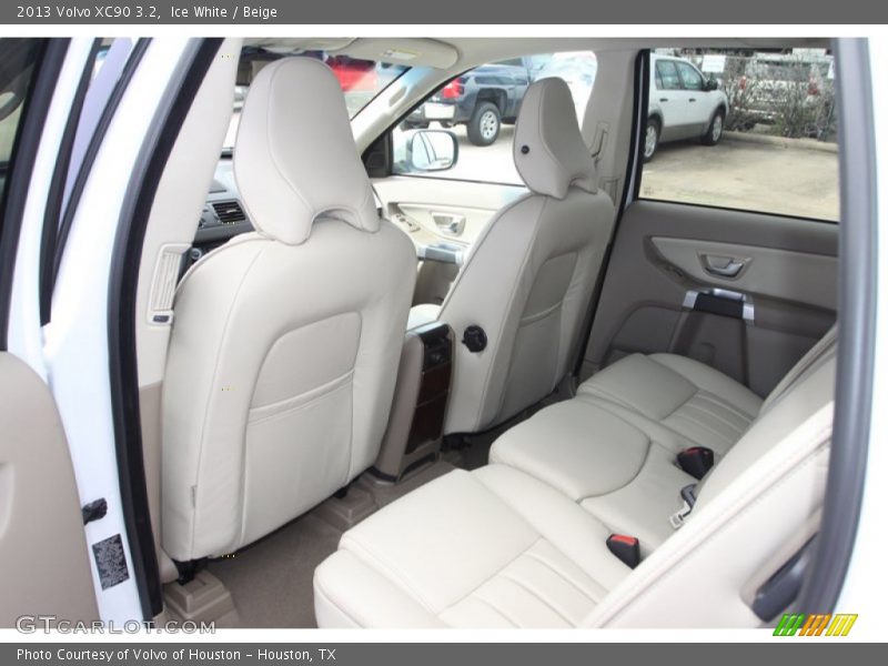 Ice White / Beige 2013 Volvo XC90 3.2