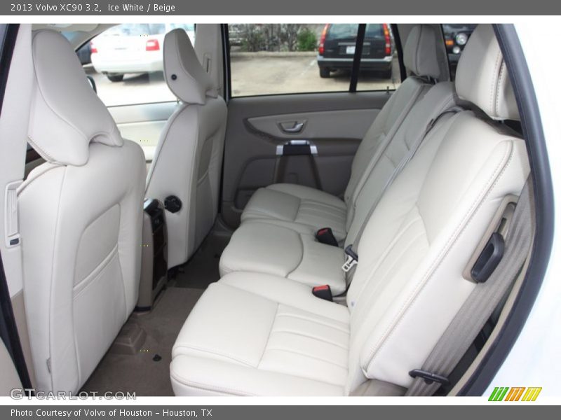 Ice White / Beige 2013 Volvo XC90 3.2