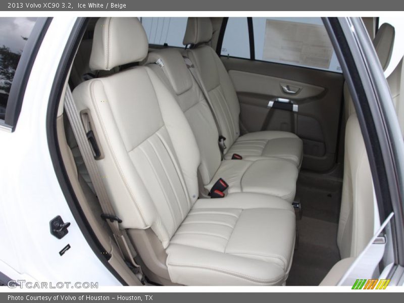 Ice White / Beige 2013 Volvo XC90 3.2