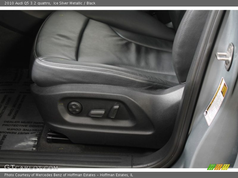 Ice Silver Metallic / Black 2010 Audi Q5 3.2 quattro