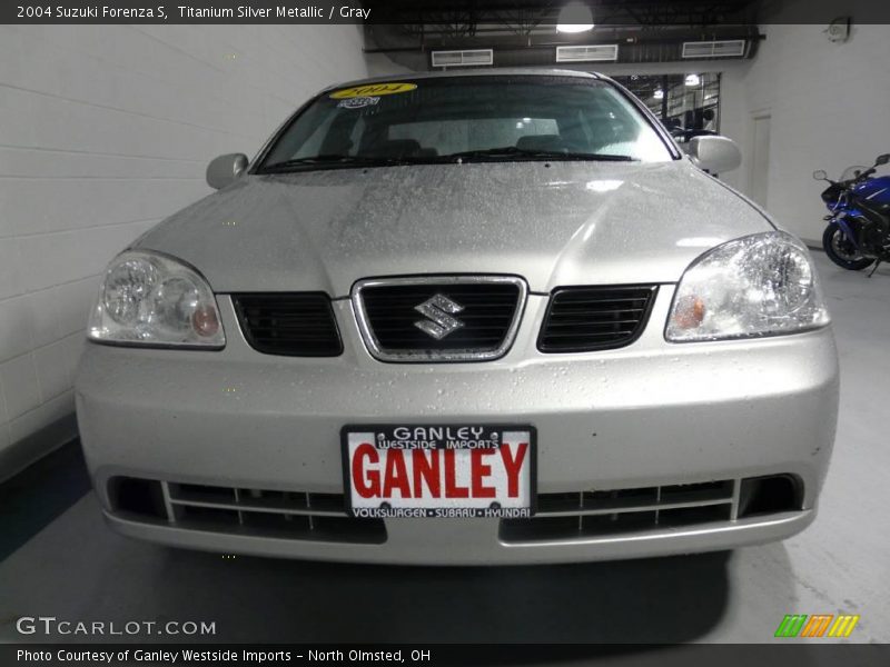 Titanium Silver Metallic / Gray 2004 Suzuki Forenza S