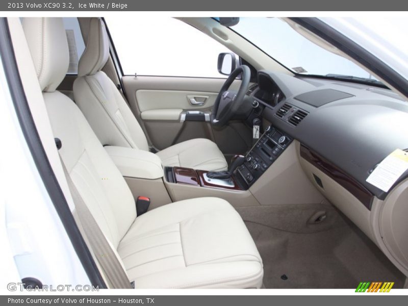 Ice White / Beige 2013 Volvo XC90 3.2