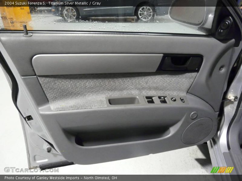 Titanium Silver Metallic / Gray 2004 Suzuki Forenza S