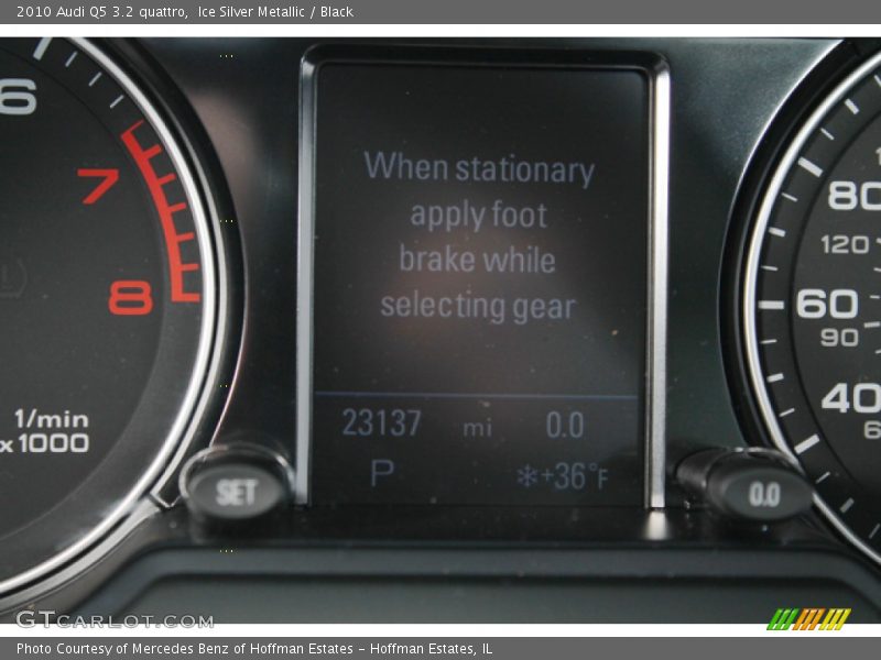 Ice Silver Metallic / Black 2010 Audi Q5 3.2 quattro