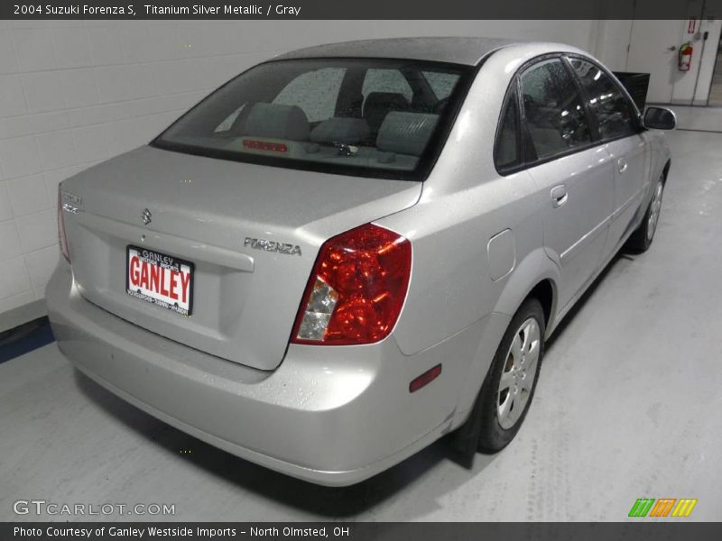 Titanium Silver Metallic / Gray 2004 Suzuki Forenza S