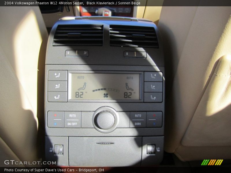 Controls of 2004 Phaeton W12 4Motion Sedan