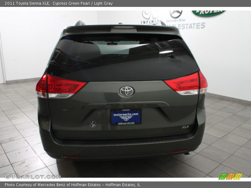 Cypress Green Pearl / Light Gray 2011 Toyota Sienna XLE