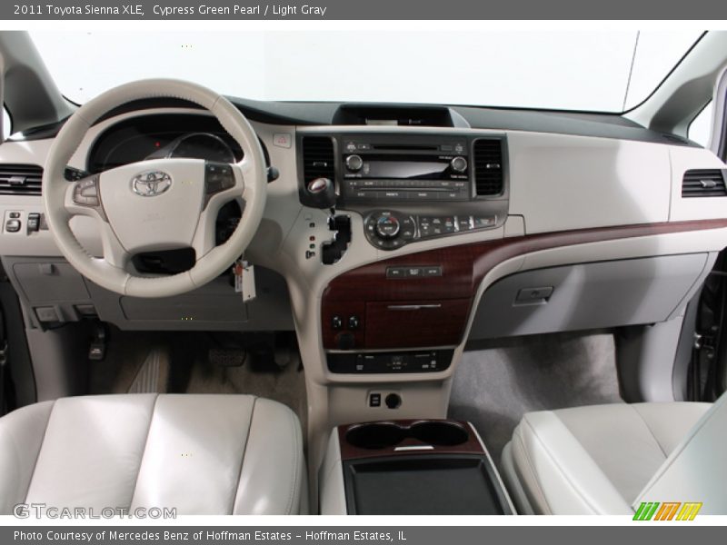 Cypress Green Pearl / Light Gray 2011 Toyota Sienna XLE
