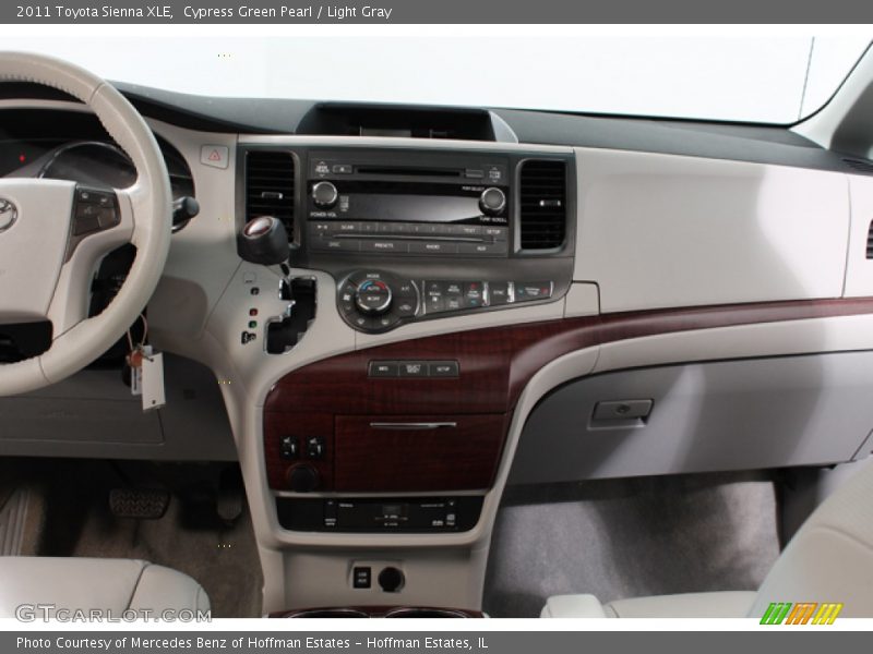 Cypress Green Pearl / Light Gray 2011 Toyota Sienna XLE