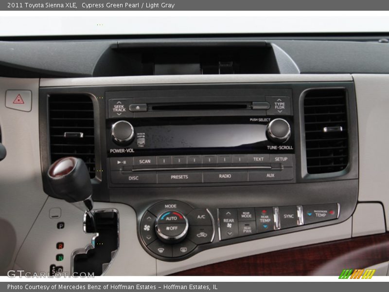 Cypress Green Pearl / Light Gray 2011 Toyota Sienna XLE