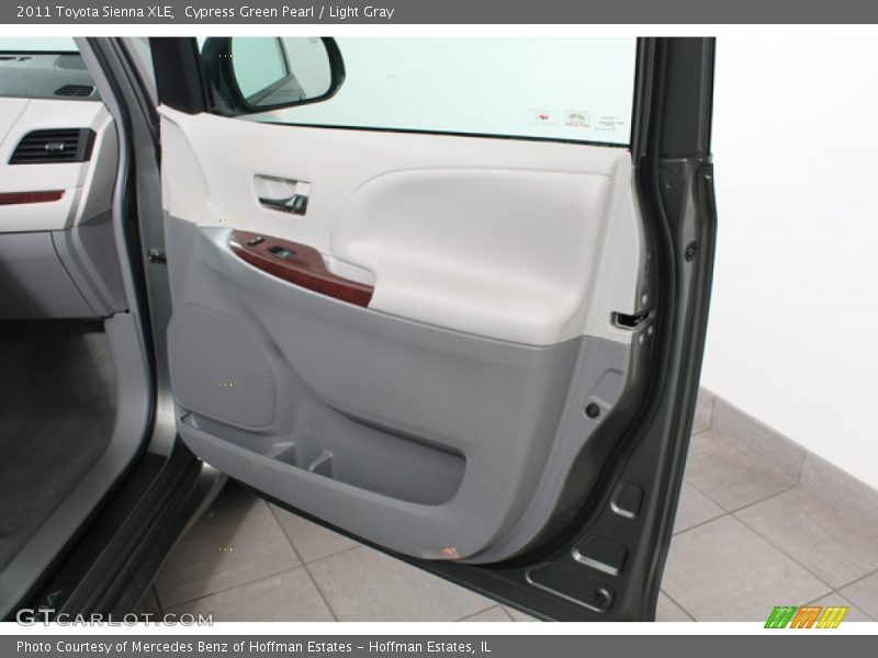 Cypress Green Pearl / Light Gray 2011 Toyota Sienna XLE