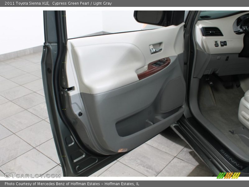 Cypress Green Pearl / Light Gray 2011 Toyota Sienna XLE