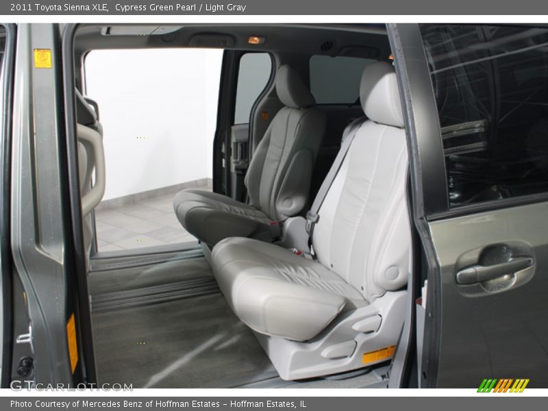 Cypress Green Pearl / Light Gray 2011 Toyota Sienna XLE