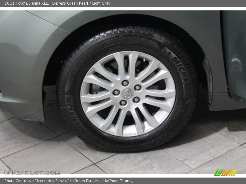 Cypress Green Pearl / Light Gray 2011 Toyota Sienna XLE