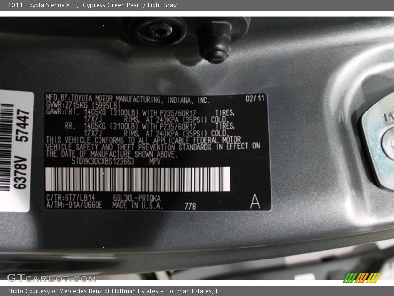 Cypress Green Pearl / Light Gray 2011 Toyota Sienna XLE