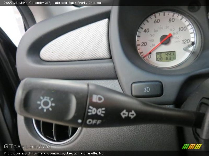 Labrador Black Pearl / Charcoal 2005 Mitsubishi Outlander XLS