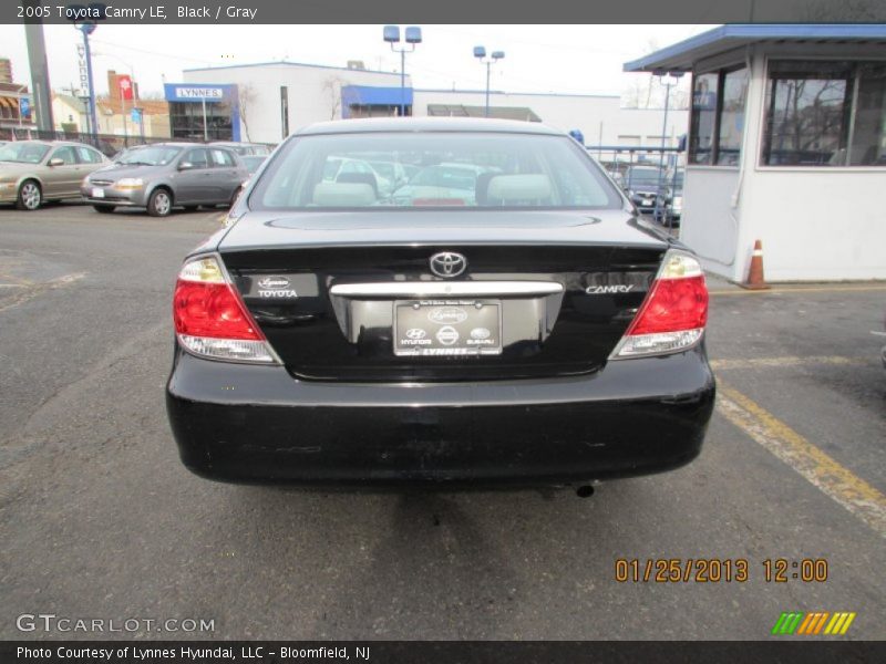 Black / Gray 2005 Toyota Camry LE