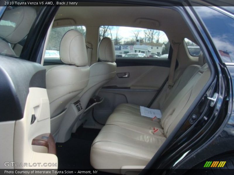 Black / Ivory 2010 Toyota Venza V6 AWD