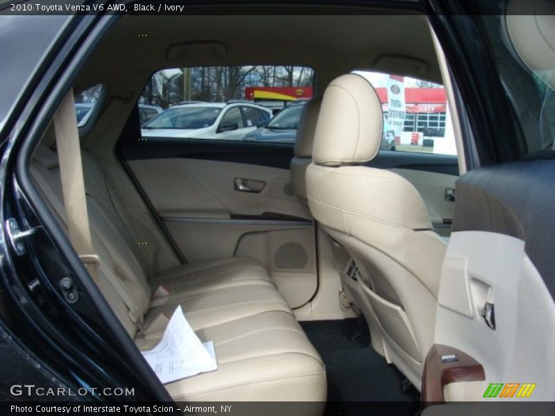 Black / Ivory 2010 Toyota Venza V6 AWD