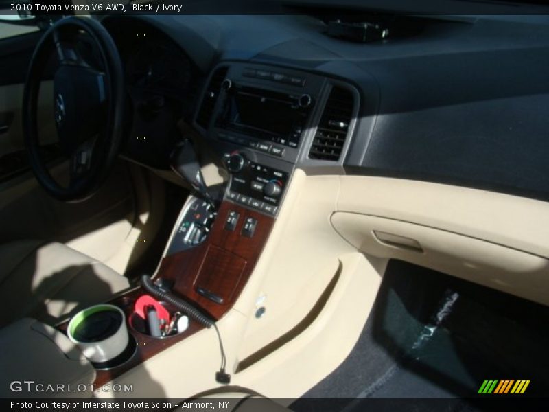 Black / Ivory 2010 Toyota Venza V6 AWD