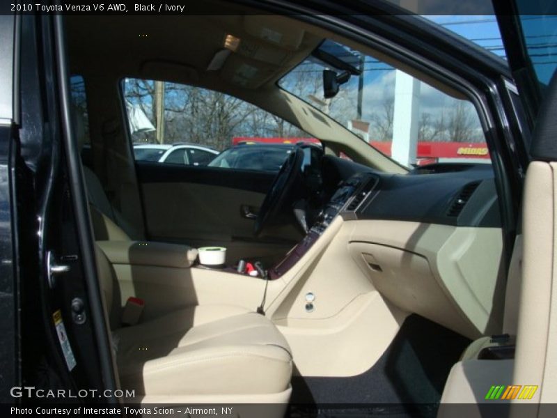 Black / Ivory 2010 Toyota Venza V6 AWD