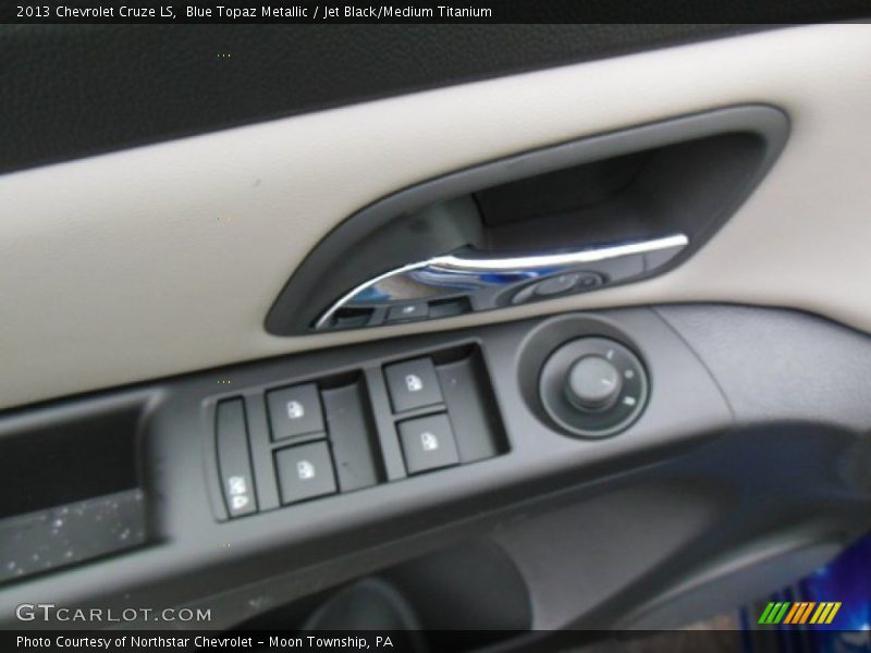 Blue Topaz Metallic / Jet Black/Medium Titanium 2013 Chevrolet Cruze LS