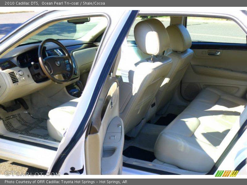 Ocean Pearl Tri-coat / Shale/Cocoa 2010 Cadillac DTS