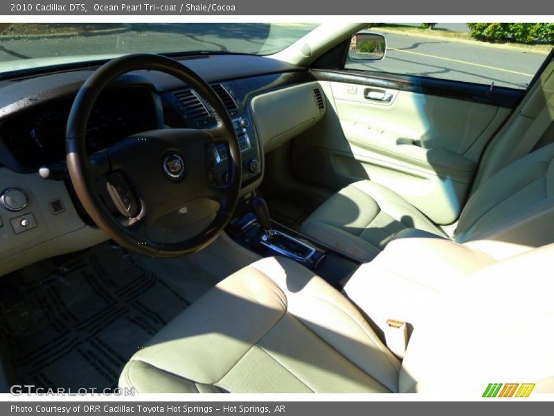 Ocean Pearl Tri-coat / Shale/Cocoa 2010 Cadillac DTS