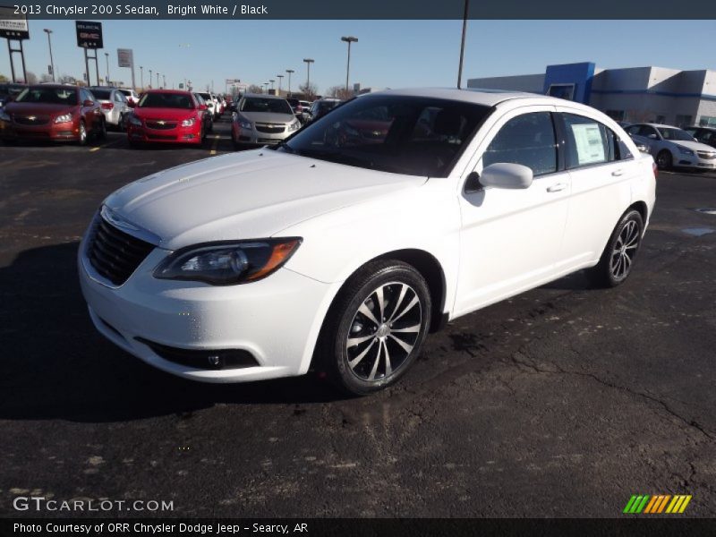 Bright White / Black 2013 Chrysler 200 S Sedan