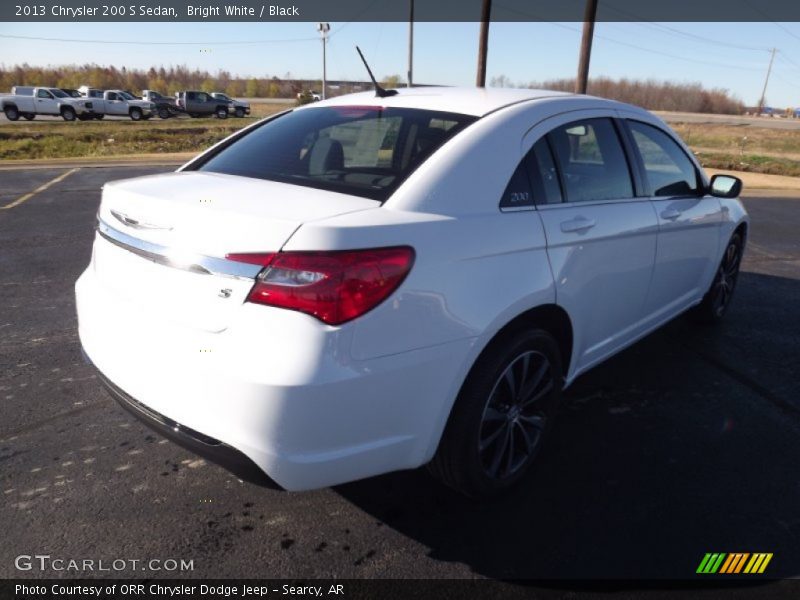 Bright White / Black 2013 Chrysler 200 S Sedan