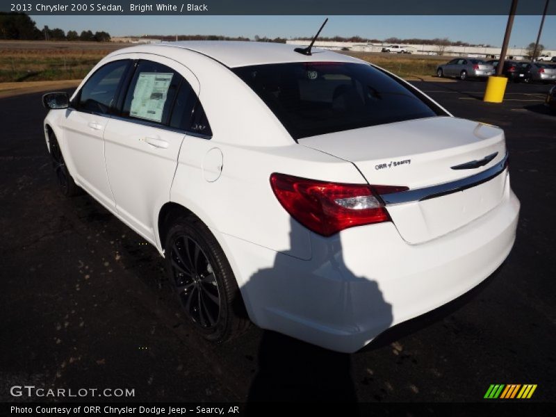Bright White / Black 2013 Chrysler 200 S Sedan