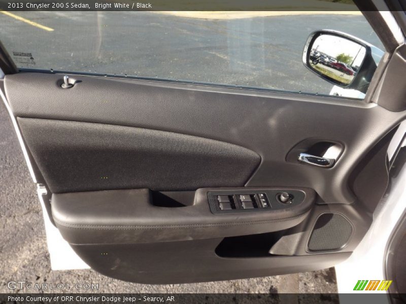 Bright White / Black 2013 Chrysler 200 S Sedan