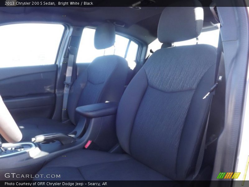 Bright White / Black 2013 Chrysler 200 S Sedan