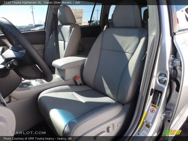 Classic Silver Metallic / Ash 2013 Toyota Highlander SE