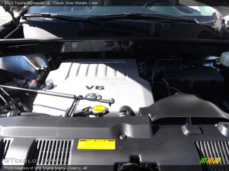 Classic Silver Metallic / Ash 2013 Toyota Highlander SE