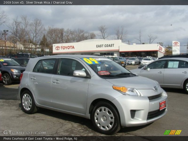 Silver Streak Mica / Charcoal Gray 2009 Scion xD