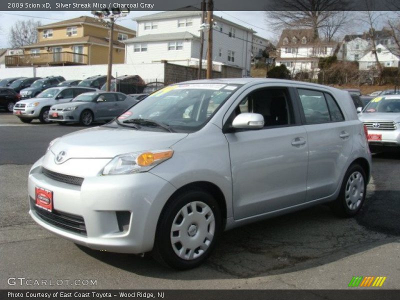 Silver Streak Mica / Charcoal Gray 2009 Scion xD