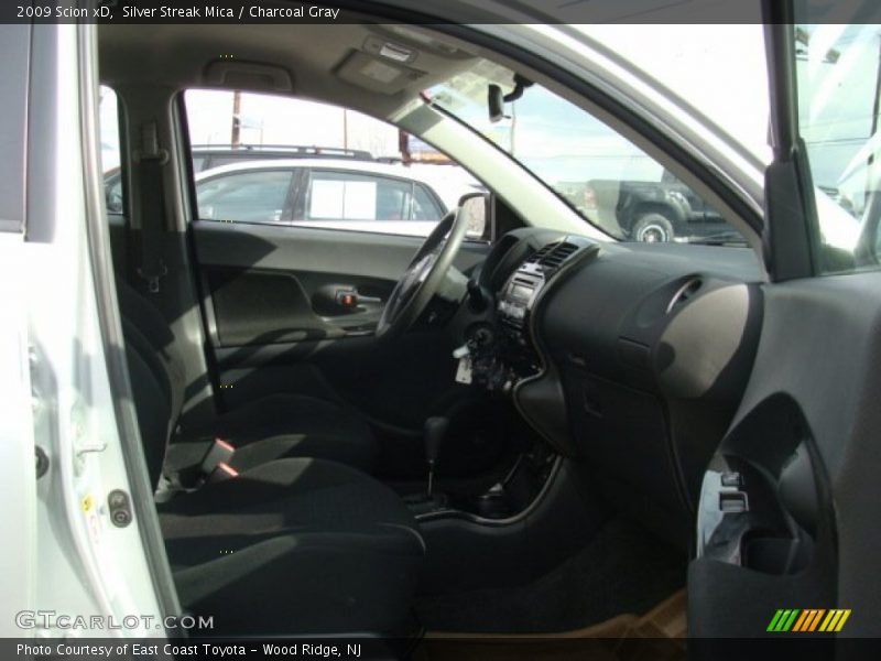 Silver Streak Mica / Charcoal Gray 2009 Scion xD