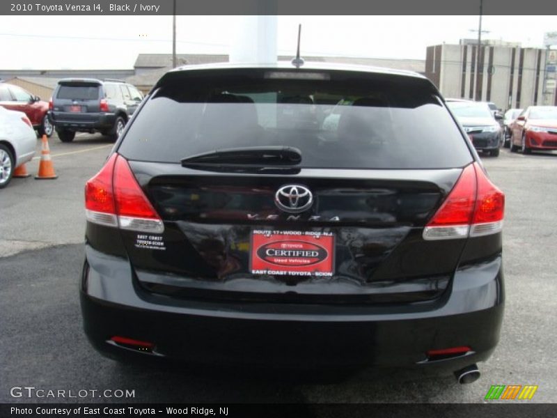 Black / Ivory 2010 Toyota Venza I4