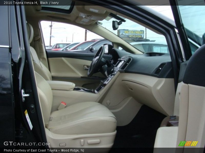 Black / Ivory 2010 Toyota Venza I4