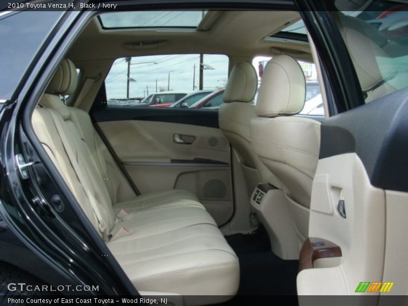 Black / Ivory 2010 Toyota Venza I4