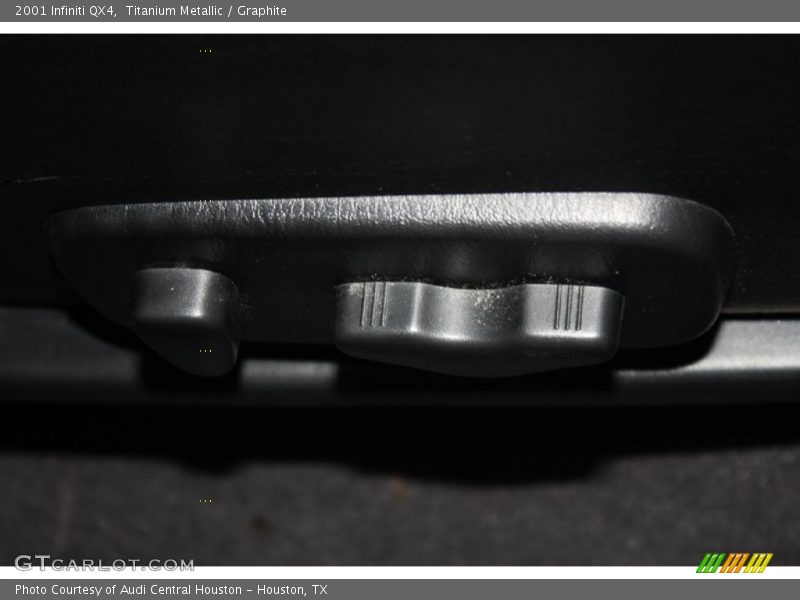 Titanium Metallic / Graphite 2001 Infiniti QX4