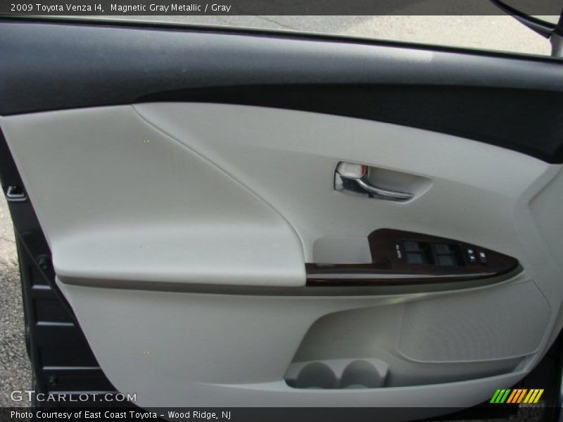 Magnetic Gray Metallic / Gray 2009 Toyota Venza I4