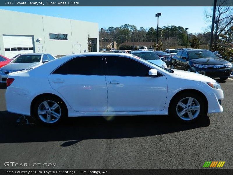 Super White / Black 2012 Toyota Camry SE